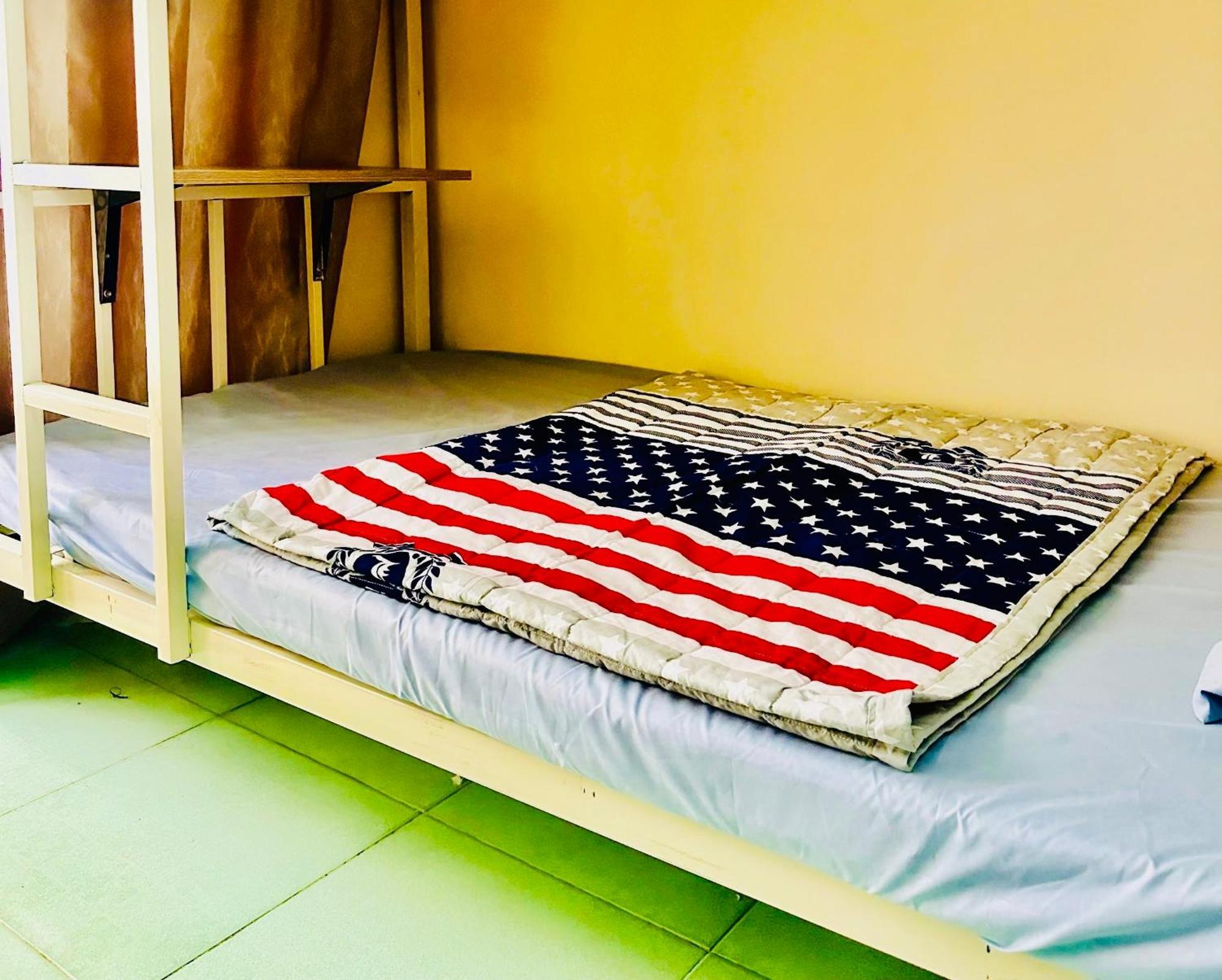 花ren Hostel Хошимин Экстерьер фото